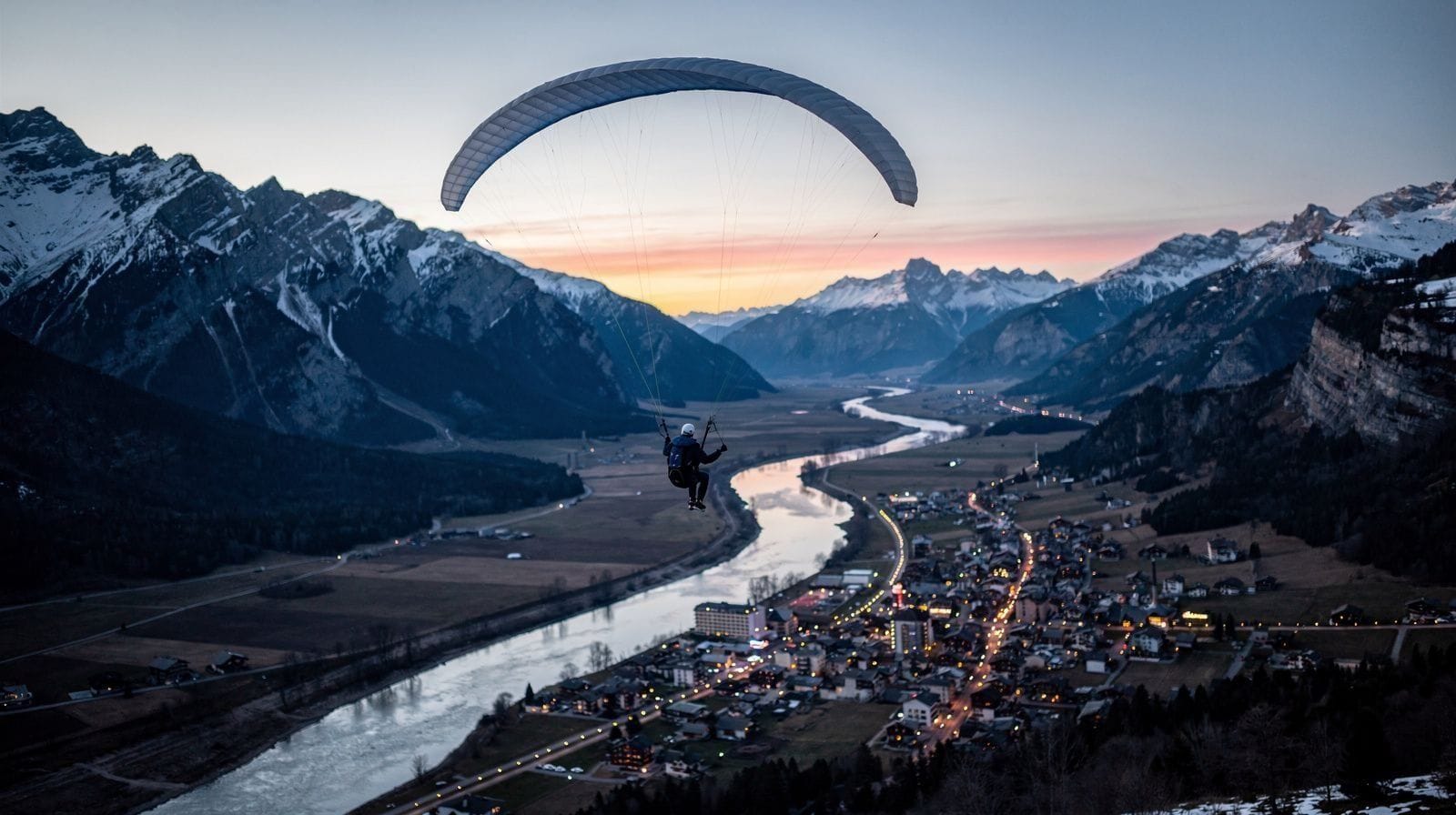 Best Time for Paragliding in Tyrol