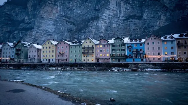 The Inn River Walk in Innsbruck: Colourful Houses and Nordkette Views