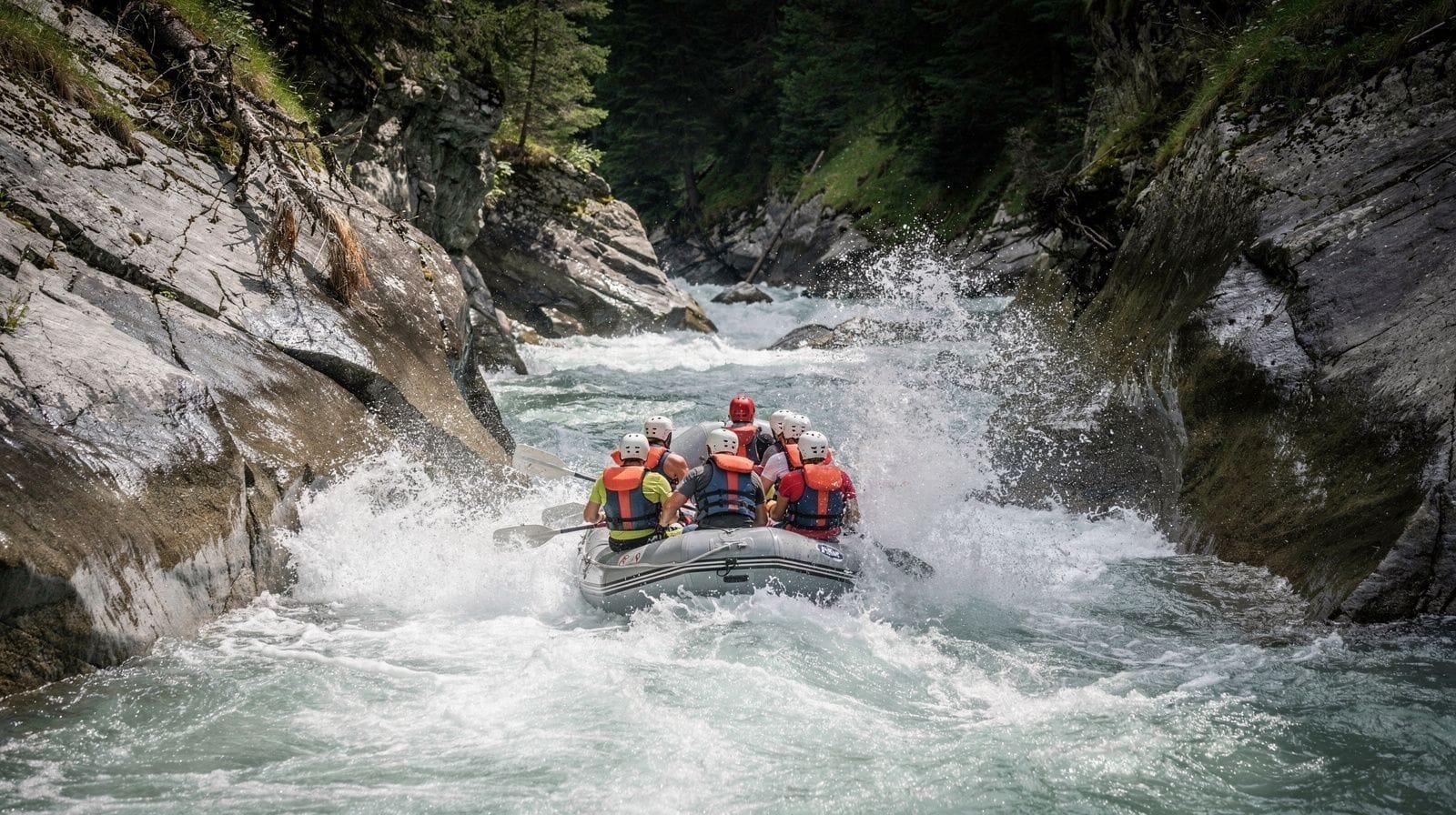 Rafting vs Canyoning: What's the Difference?